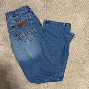 Wrangler Classic Blue Jeans with Signature Pocket